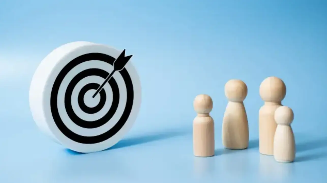 セグメント分けとは？目的や分類方法・参考になる活用事例を解説